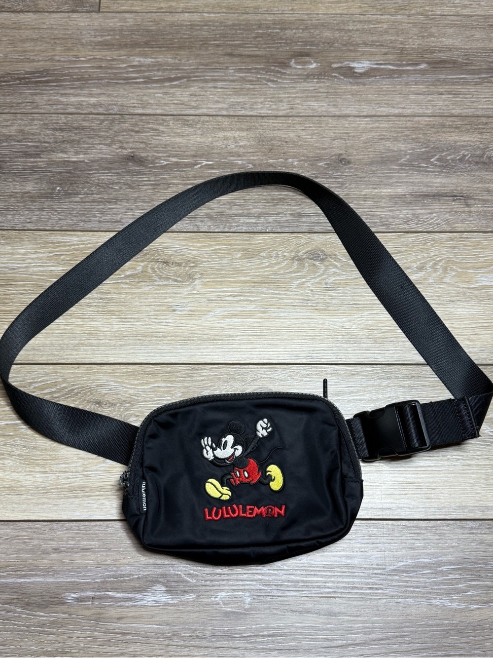 Disney x lululemon Everywhere Belt Bag 1L Mickey Mouse Embroidered Black
